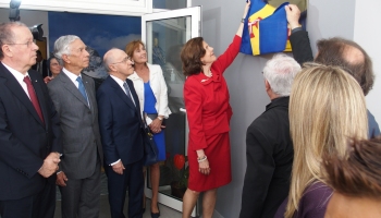Rainha da Suécia descerrou placa alusiva à inauguração das novas instalações do Hospício